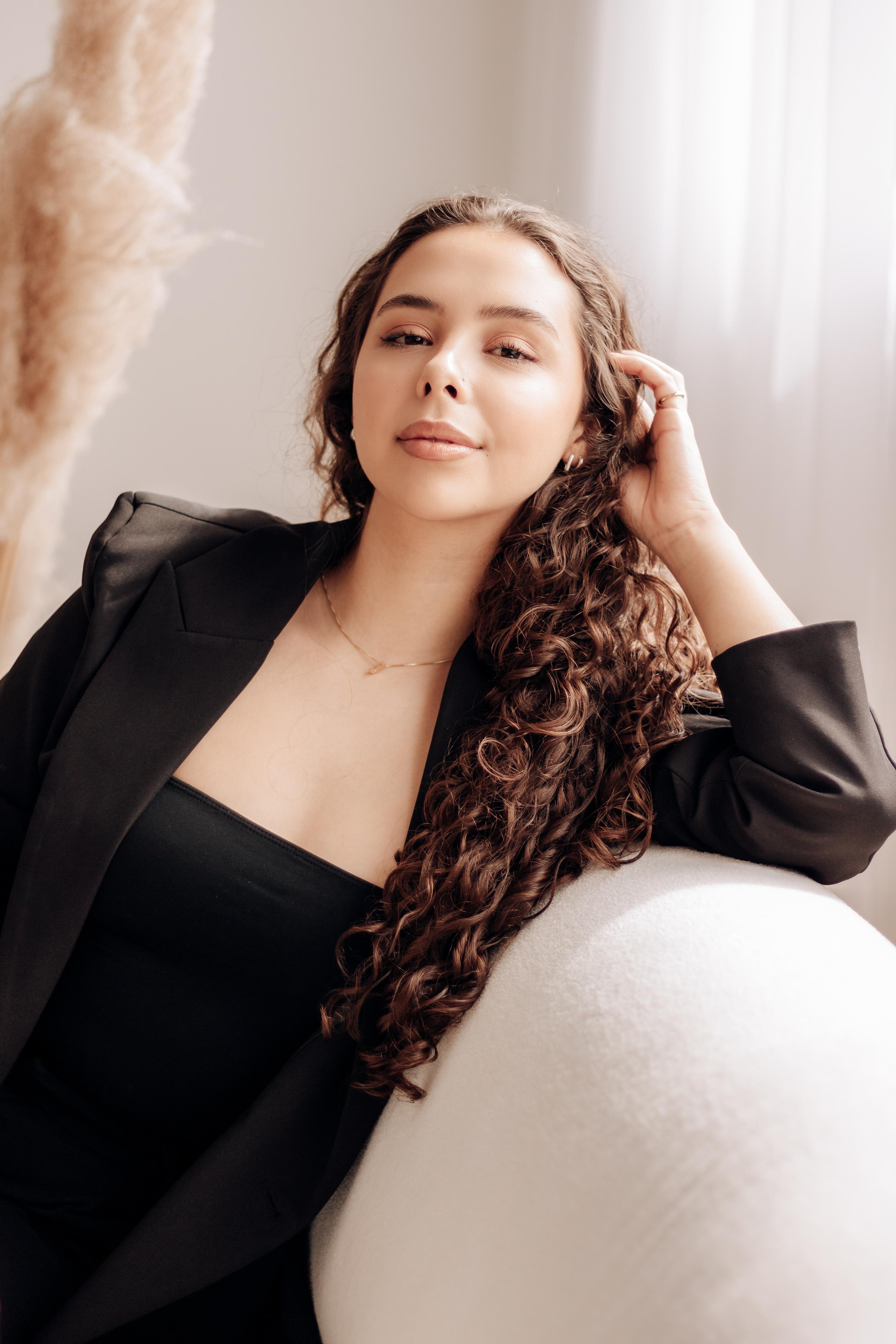 Retrato profissional de Julia Dalzotto